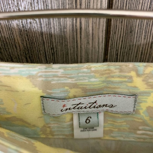 intuitions NWOT skirt Sz Small - Picture 3 of 4